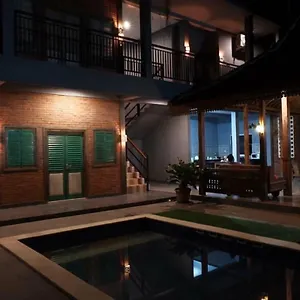 ** Pensión Kayu Tua Indonesia