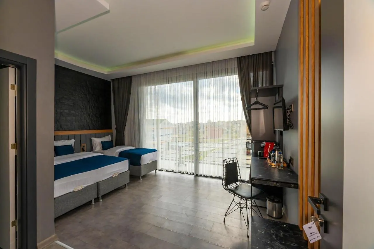 Melanj Airport Hotel Arnavutkoy 3*,